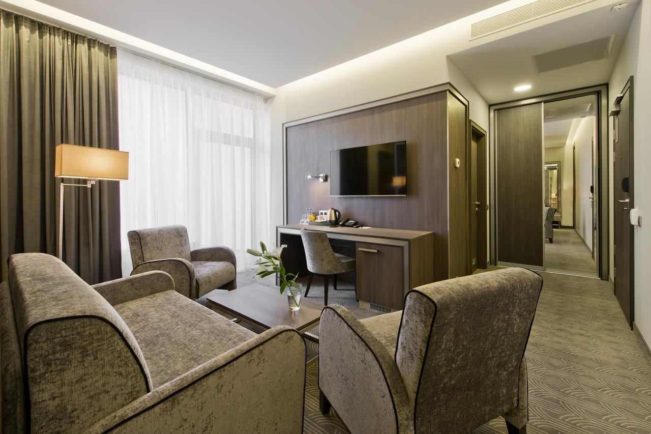 Отель Congress Avenue Hotel Вильнюс